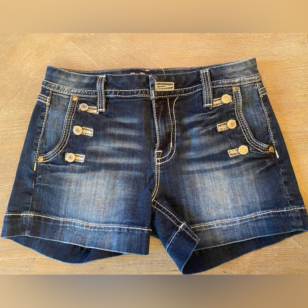 Miss Me Women’s jean short size 29 sailor short